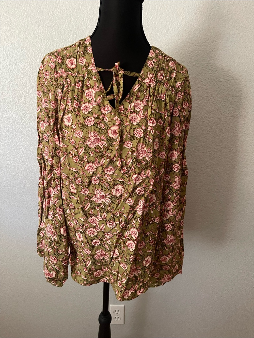 Jessica Simpson Olive Floral Tie-Neck Peasant Blouse